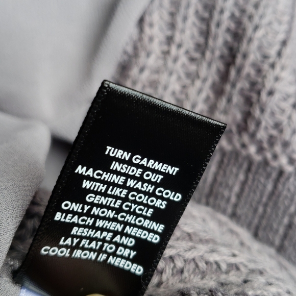 TORRID Grey Knit V-Neck Lace-Up Back 2fer Tunic Sweater sz 1X - Picture 9 of 12